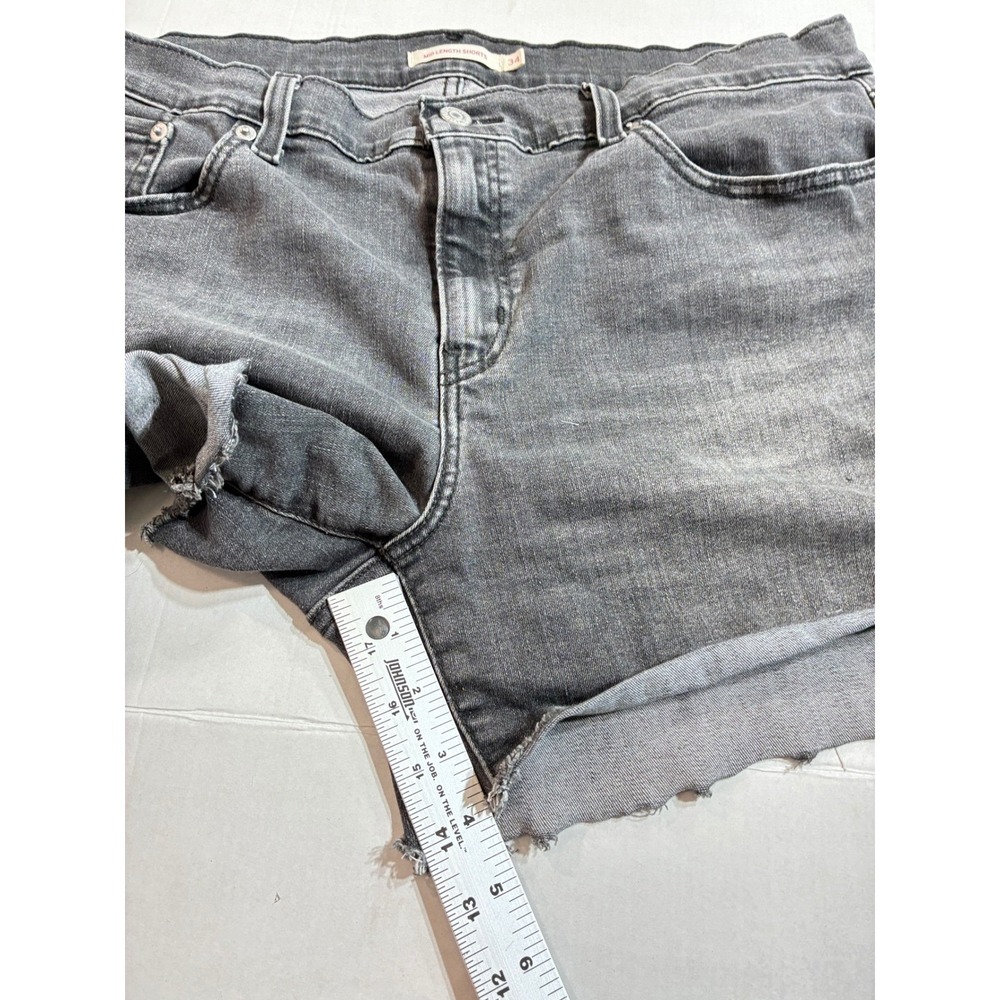 Levi's Mid Length Shorts Womens 34 Gray Denim Raw Hem Cutoff 29965-0149 - Picture 6 of 8